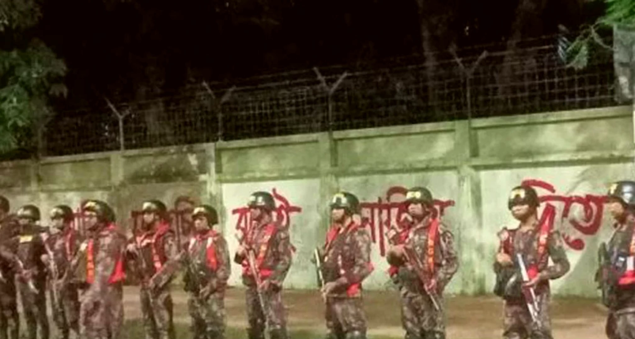 ঢাবি ক্যাম্পাসে  সাত প্লাটুন বিজিবি মোতায়েন