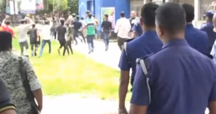 শেখ হাসিনার জন্মদিন উপলক্ষে ছাত্রলীগের শোভাযাত্রায় পুলিশের বাধা