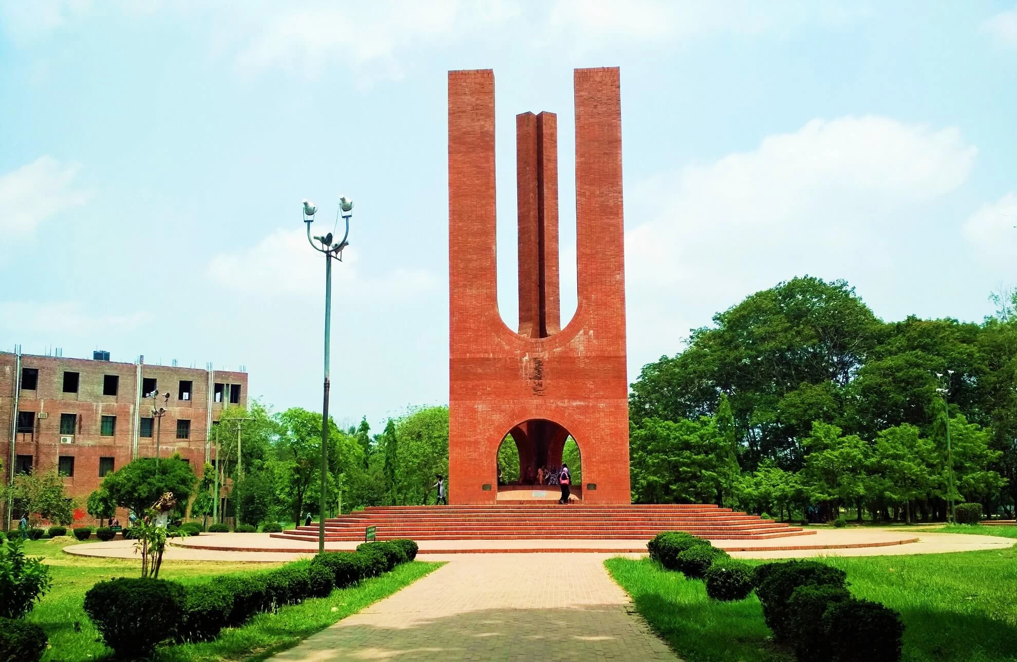 জাহাঙ্গীরনগর বিশ্ববিদ্যালয় ছাত্রীকে বাসায় আটকে নির্যাতন, হাত পোড়ানোর অভিযোগ