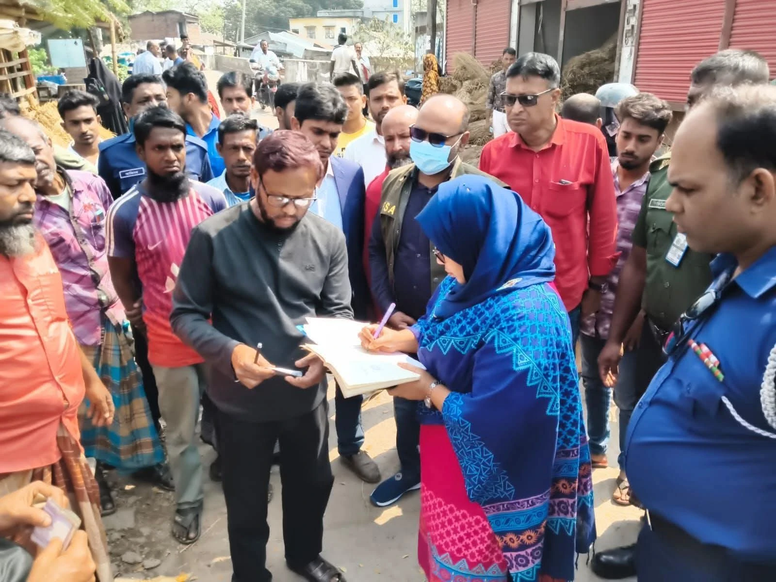 পচা গরুর মাংস বিক্রি করায় ব্যবসায়ীকে ৫ হাজার টাকা জরিমানা