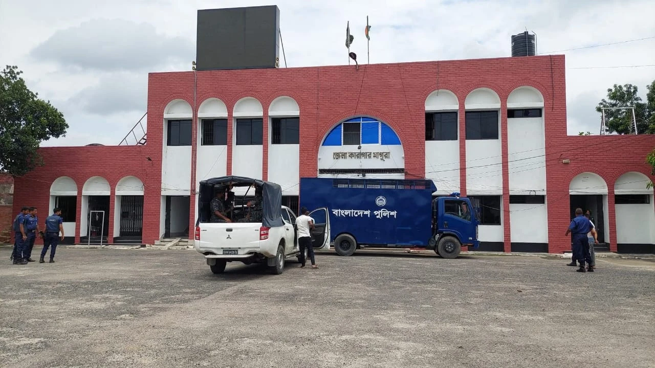 মাগুরা জেলা কারাগারে অনিয়ম; মানহীন খাবার, পিসি বাণিজ্য