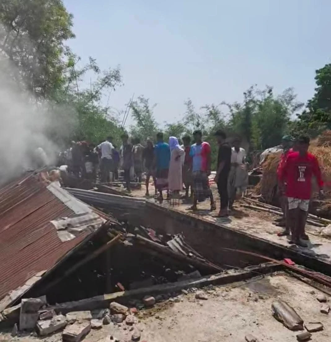 চাঁপাইনবাবগঞ্জে ভয়াবহ অগ্নিকাণ্ড