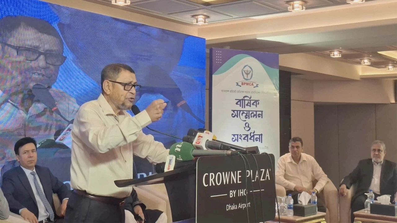 শিক্ষার্থীদের শিক্ষা ও নৈতিকতায় ভালো ডাক্তার তৈরি করতে হবে: স্বাস্থ্যমন্ত্রী