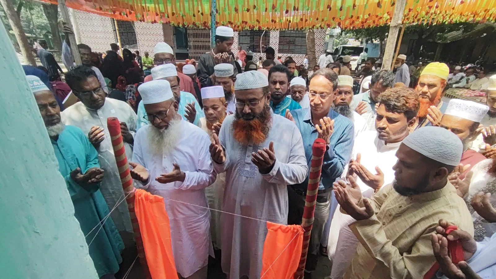 তেঘরী মাদ্রাসায় শুরু হলো দোতলা ভবন নির্মাণ