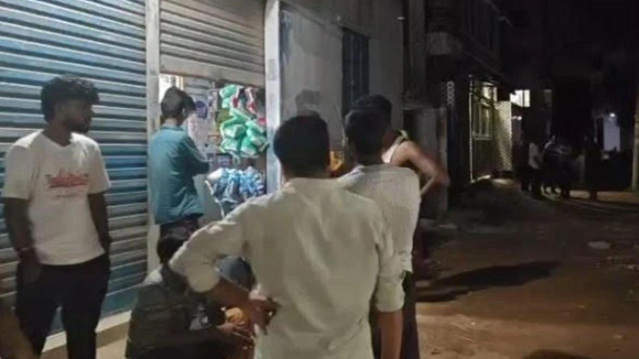 সাভারে বিএনপি কার্যালয়ে হামলা ও গুলিবর্ষণ