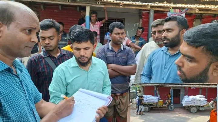 মান্দায় প্রশাসনের অভিযানে ভর্তুকির ৪৫ বস্তা সার জব্দ