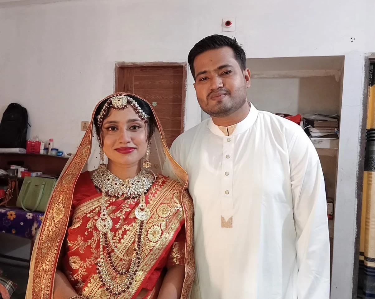 কুমিল্লায় বিশ্ববিদ্যালয় ছাত্রীর ঝুলন্ত মরদেহ উদ্ধার, স্বামী পলাতক