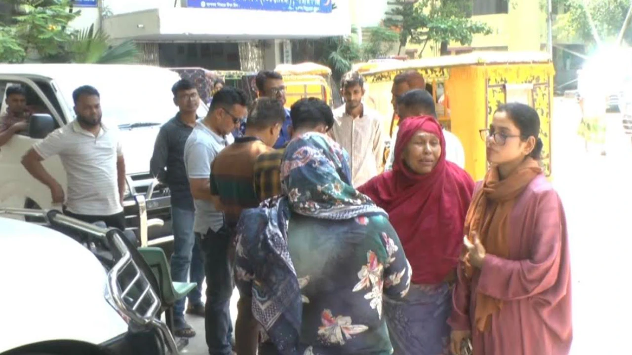শীতলক্ষ্যায় বাল্কহেডের ধাক্কায় প্রাণ গেল নৌ পুলিশ সদস্যের