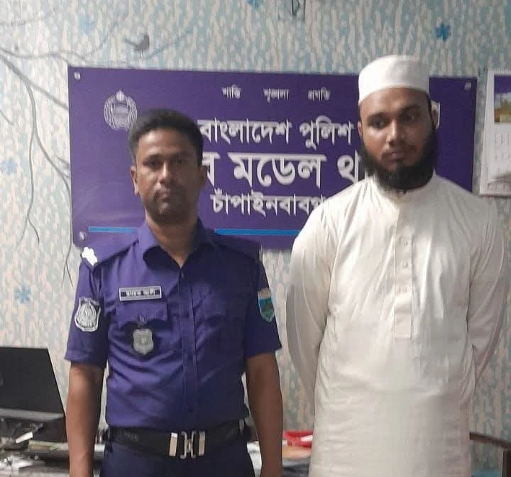 চাঁপাইনবাবগঞ্জে মাদ্রাসায় শিশু নির্যাতন, অভিযুক্ত শিক্ষক গ্রেফতার