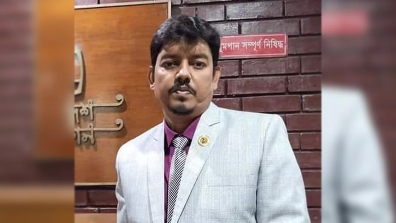 দুর্নীতির অভিযোগে রাবি শিক্ষককে ৫ বছরের অব্যাহতি ও পদাবনতি