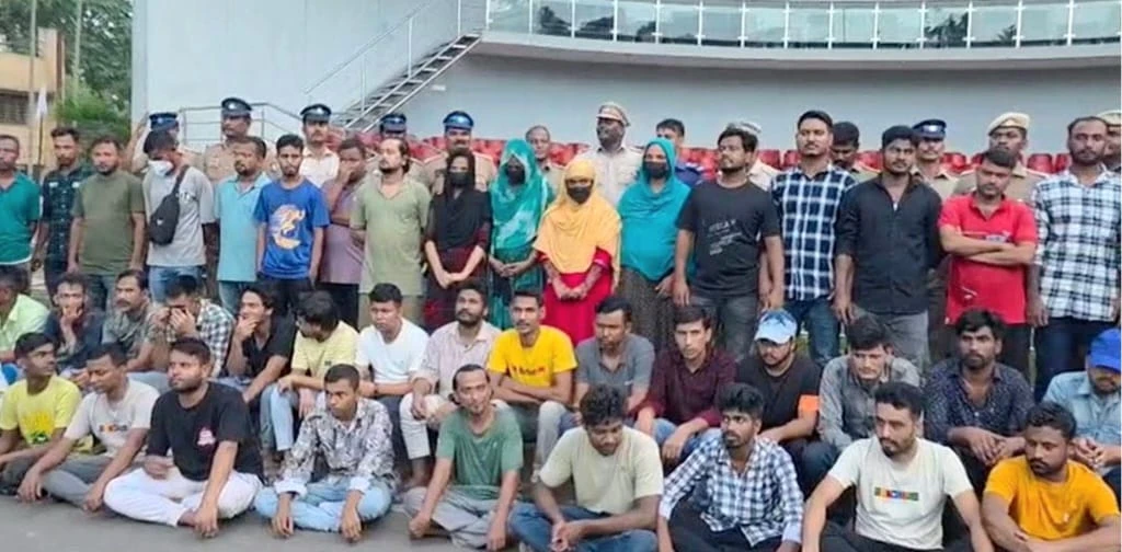 দুই বছর পর দেশে ফেরার স্বস্তি, বেনাপোলে ৪৭ বাংলাদেশি
